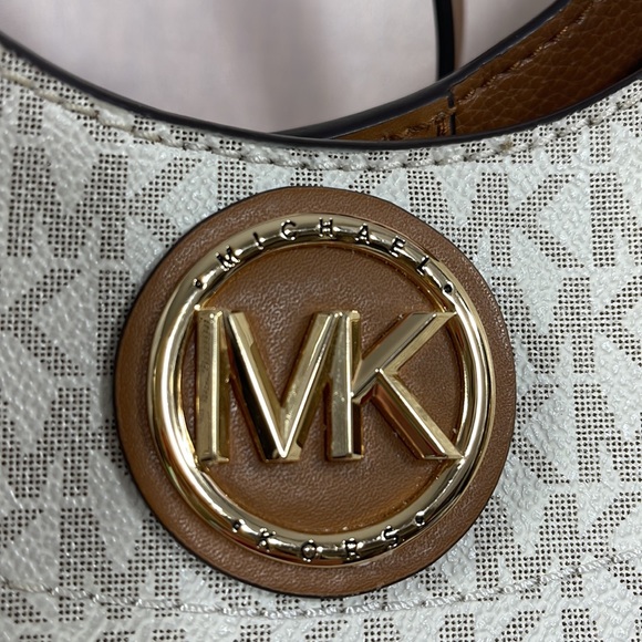 MICHAEL KORS  “Bowery” Hobo - NWT - Picture 7 of 11